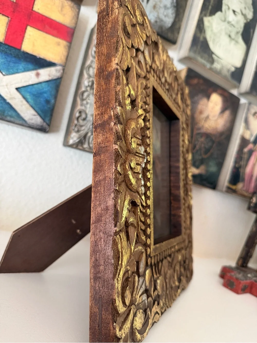 Vintage Hand-Carved Wood Picture Frame – Ornate Gold & Brown Floral Baroque